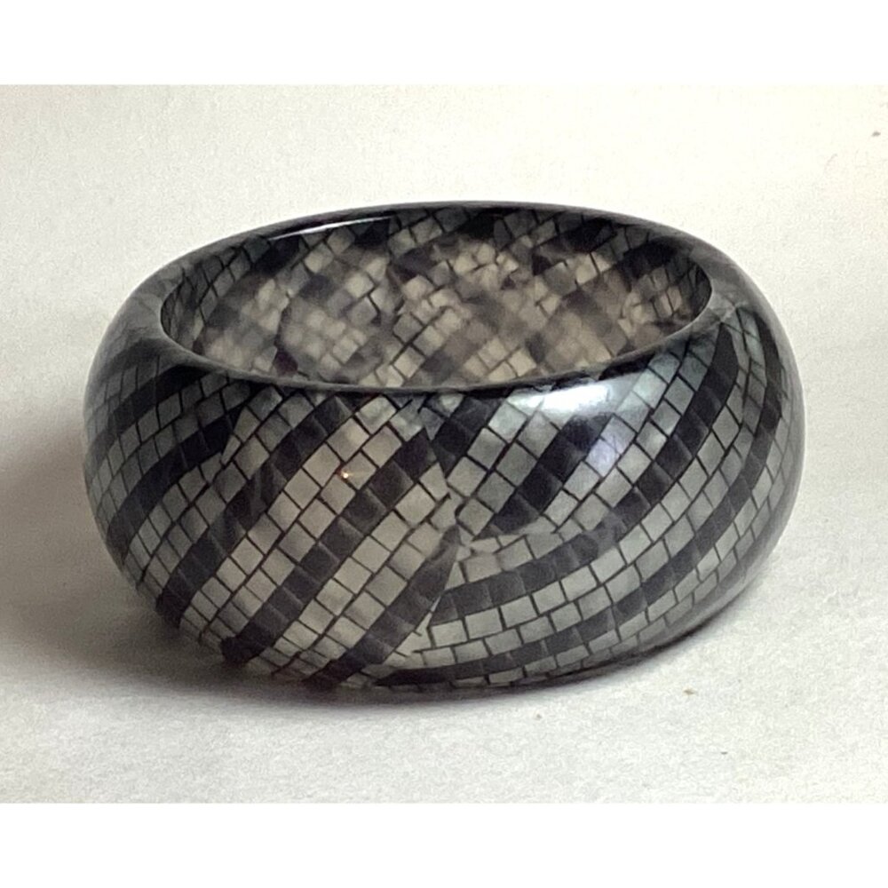 Vtg Unique Design Encased Black Fiber Lucite Bangle Bracelet Statement Jewelry - Picture 4 of 5